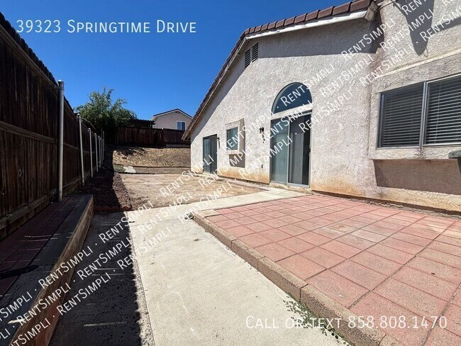 Building Photo - 39323 Springtime Dr