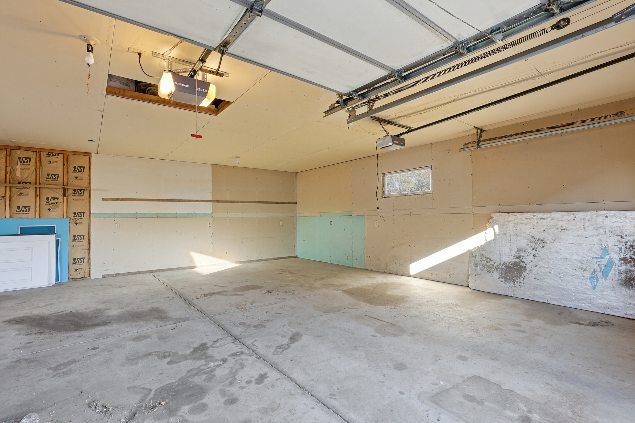 Building Photo - 1731 Sharp Dr