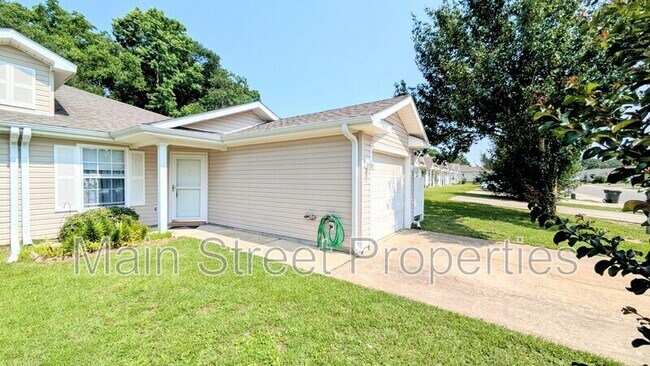 Building Photo - 7889 Stonebrook Dr