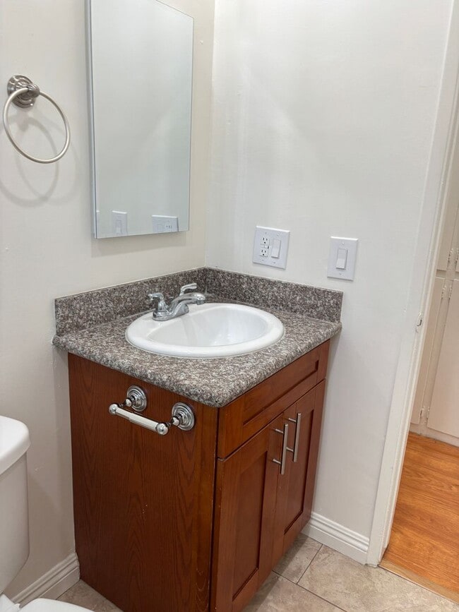 Building Photo - 1111 Tyler St