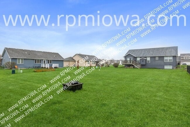 Building Photo - 908 SW 47th Cir