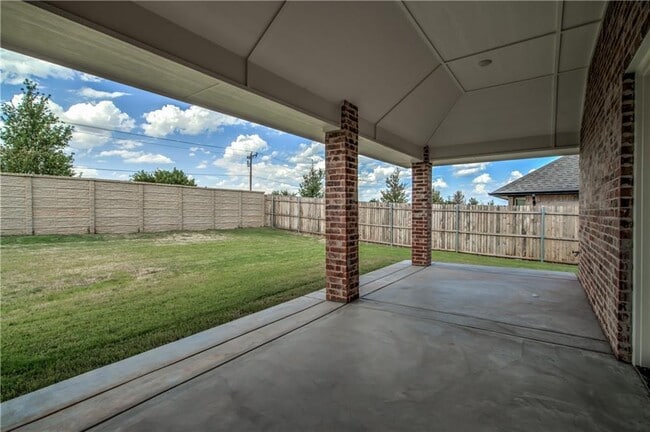 Building Photo - 6601 NW 150th Terrace