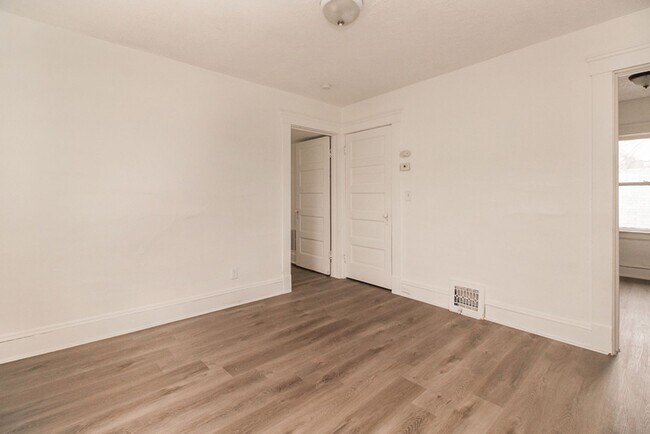 Building Photo - 7415 Elton Ave