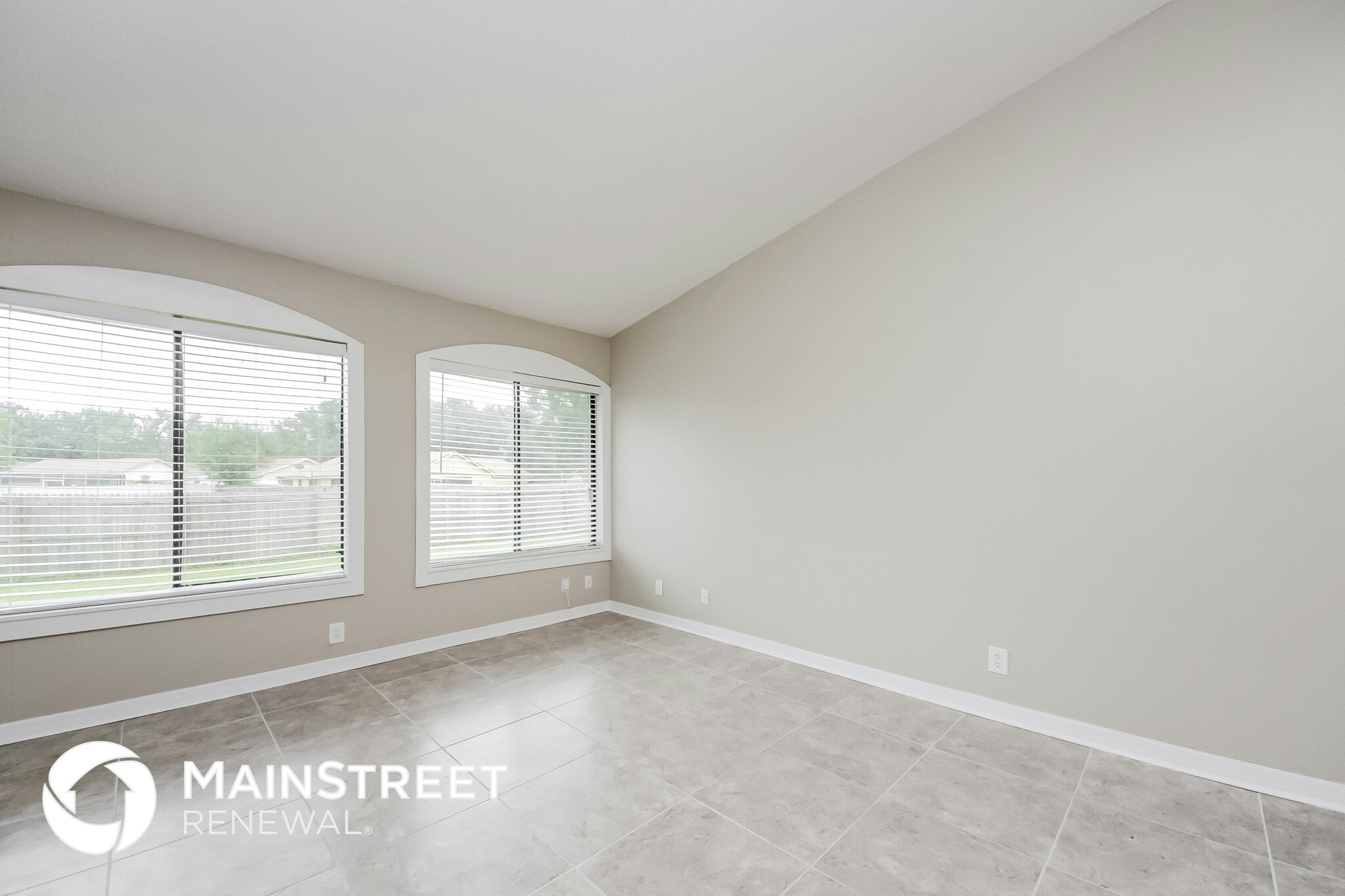 Building Photo - 713 E Flag Way