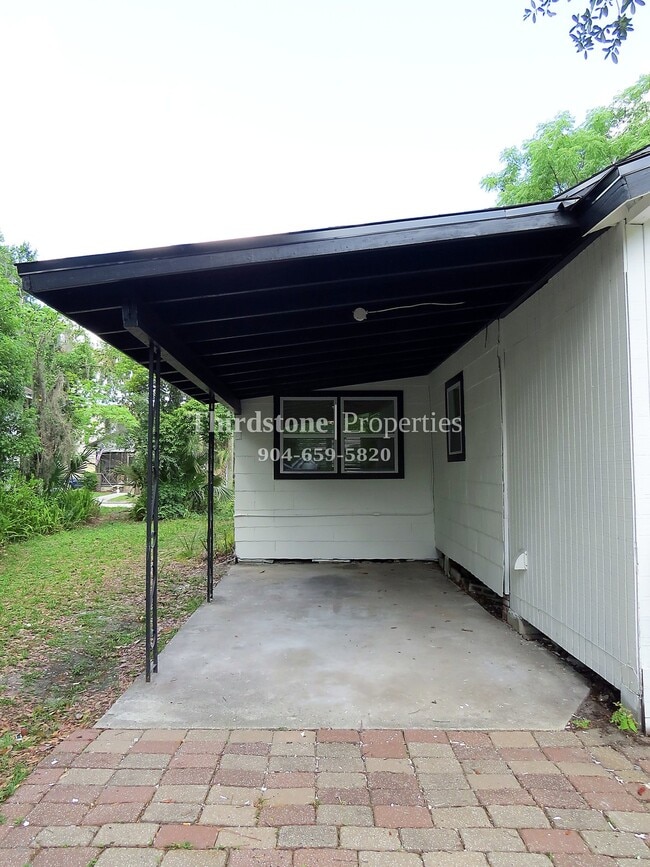 Building Photo - 2071 Southampton Rd