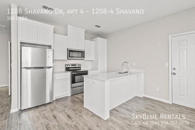 Building Photo - 1208 Shavano Dr