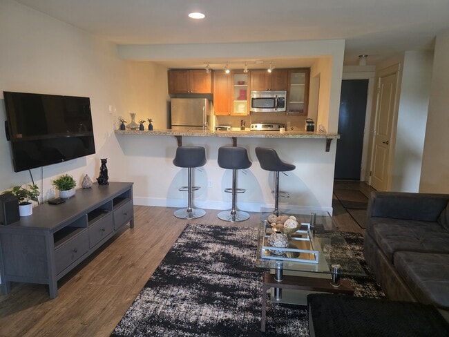 Building Photo - 300 N 130th St