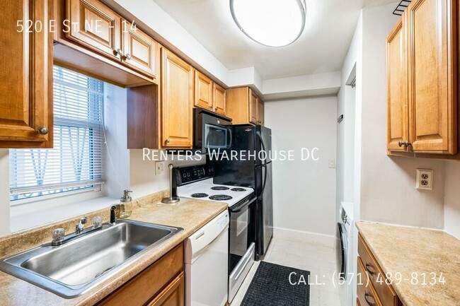 Building Photo - Light & Bright 1Bd Condo with Spacious Pri...