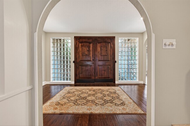 Building Photo - 2815 Bermuda Dunes Dr