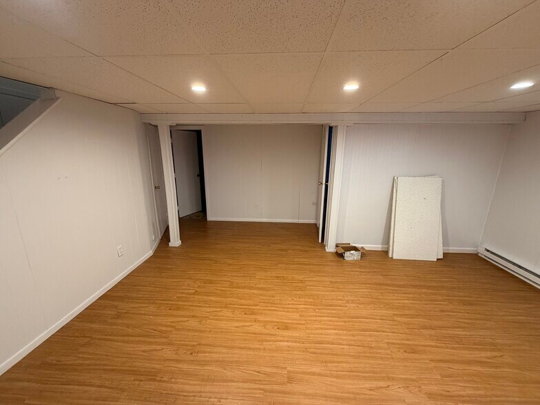 Building Photo - 528 King St