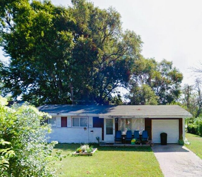 Building Photo - 6118 Cypress Dr
