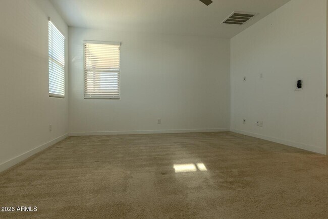 Building Photo - 1548 W Corral Rd