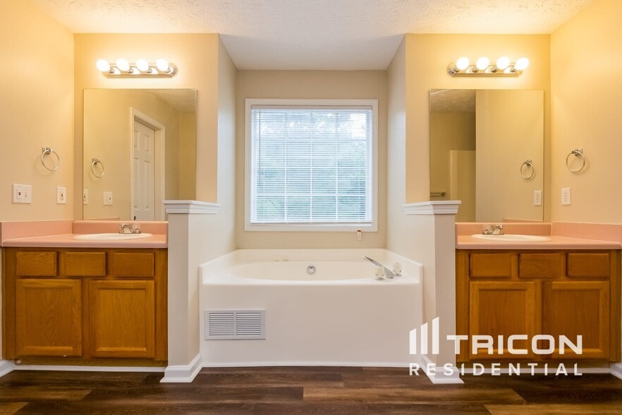 Building Photo - 175 Pooles Bend Ct