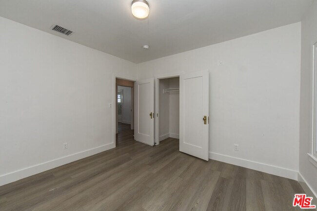 Building Photo - 1040 N Crescent Heights Blvd