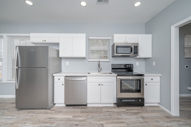 Building Photo - 206 Boundary Dr