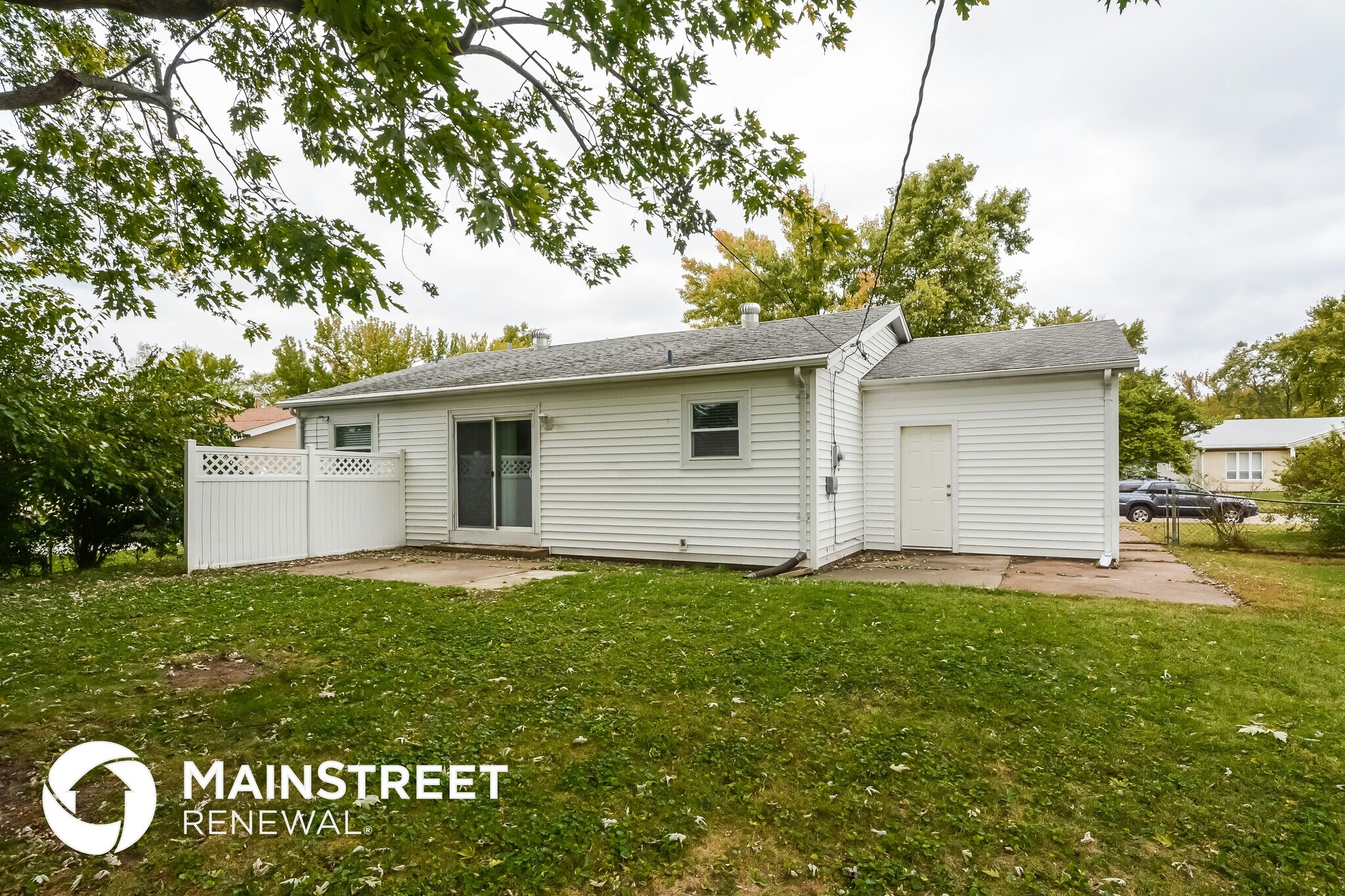 Building Photo - 2060 Avon Dr