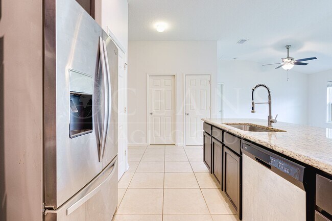 Building Photo - 3/2 Split Plan Home in Cypress Place