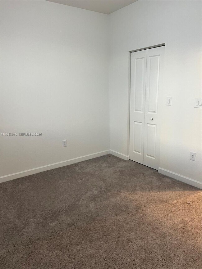 Building Photo - 20631 NE 7th Pl