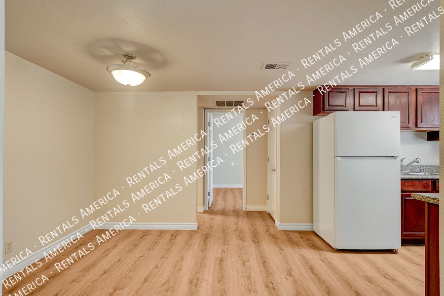 Building Photo - 4310 Sandy River Dr