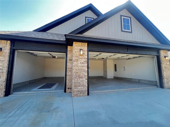 Building Photo - 11608 NW 104th St