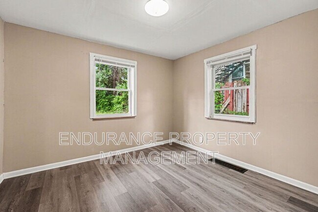 Building Photo - 937 Grand Ave