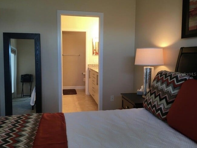 Building Photo - 6640 7th Ave Cir W