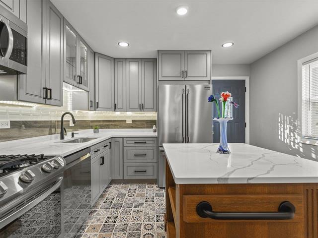 Building Photo - 2205 Clover Ave