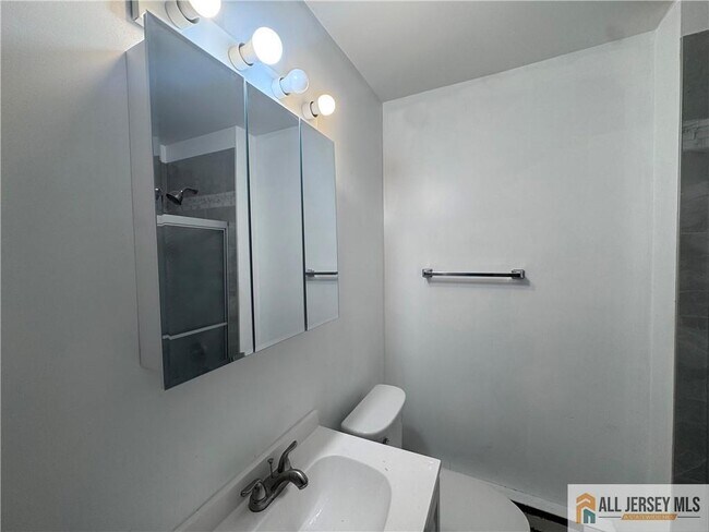 Building Photo - 33 Mercer St