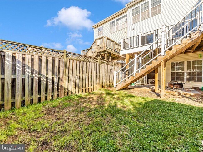 Building Photo - 2103 Paxton Terrace