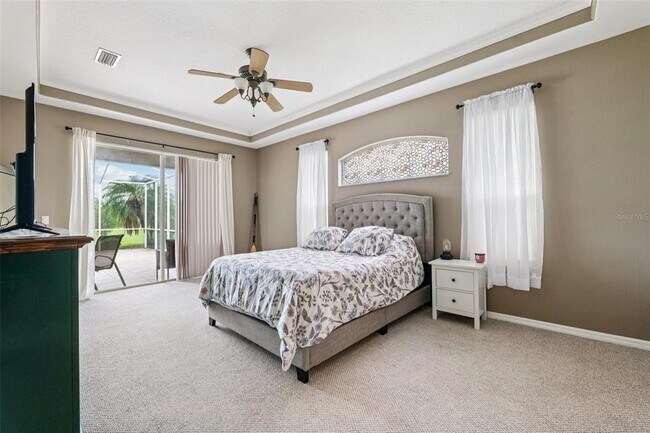 Building Photo - 13049 Thoroughbred Dr