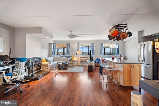 Building Photo - 200 Lombard St