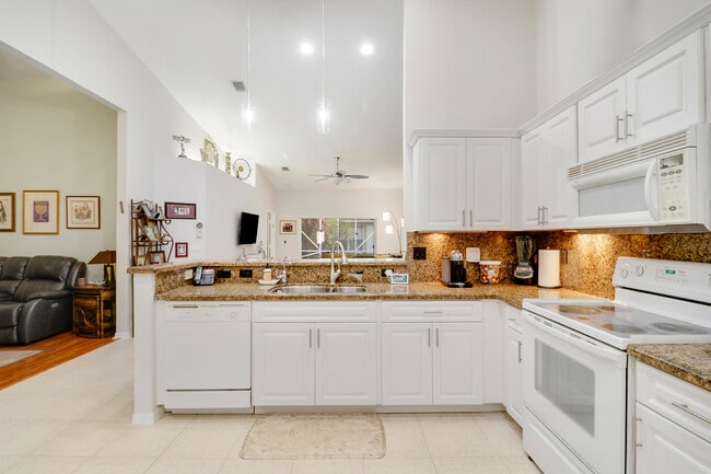 Building Photo - 8063 Dolomtian Way