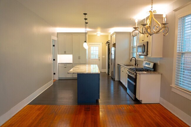 Building Photo - Charming Historic Home Walkable to Cargo & Soda Pop Districts