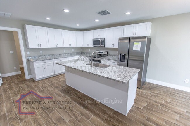 Building Photo - 2324 W Mobile Ln