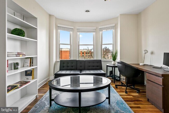 Building Photo - 600 N Linwood Ave