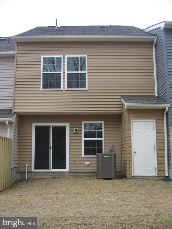 Building Photo - 21 Darien Dr