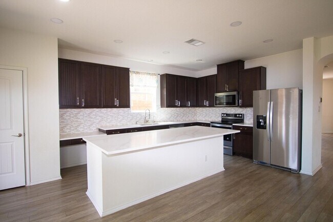Building Photo - 2105 Ebony Dove St