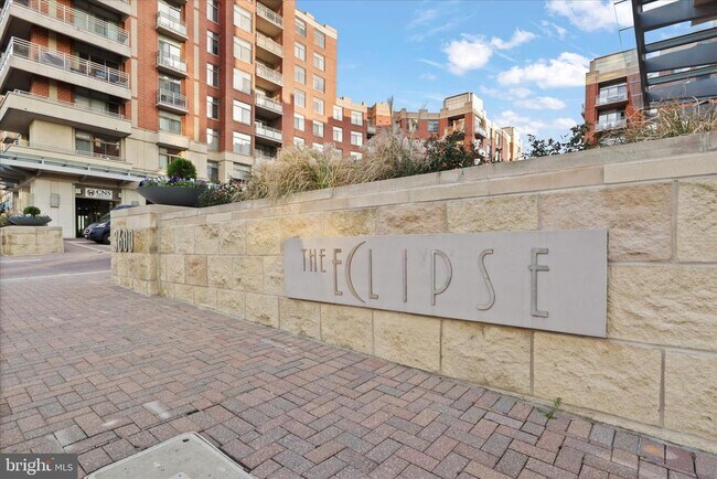 Building Photo - 3600 S Glebe Rd