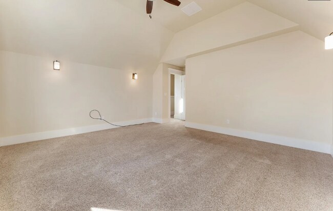 Building Photo - Beautiful 3 Bed 3 Bath home in the Heart of Eagle
