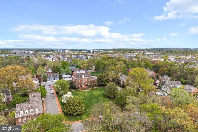 Building Photo - 631 Gatestone St