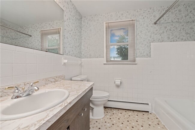 Building Photo - 75 Old Meadow Dr