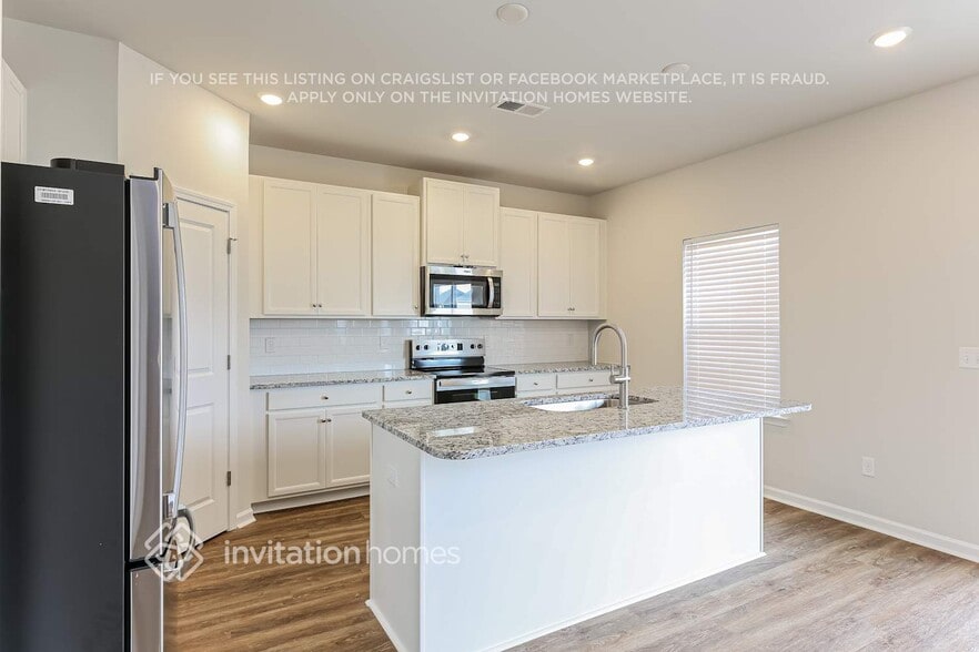 Building Photo - 213 White Flds Ave