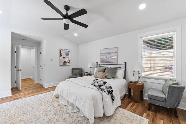 Building Photo - 1514 Peachcrest Rd