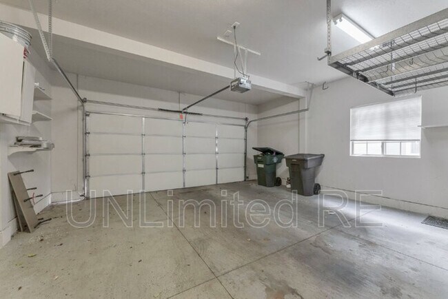 Building Photo - 2433 S Seclusion Ln