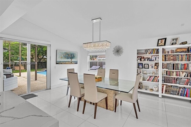 Building Photo - 3877 Bimini Ave