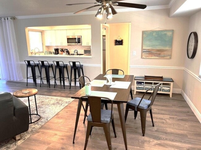 Building Photo - 5580 Tamberlane Cir