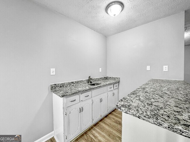 Building Photo - 9047 Hamilton Ct