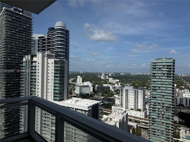Building Photo - 1080 Brickell Ave