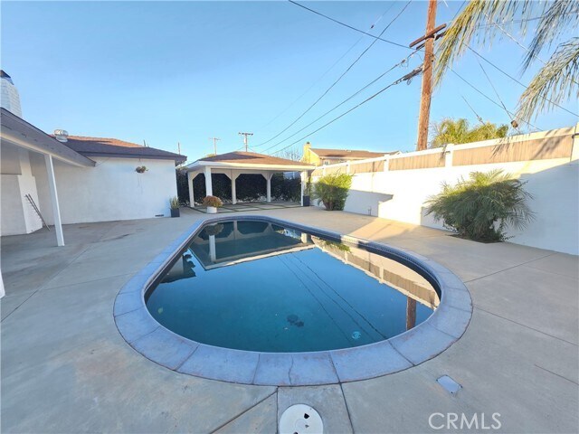 Building Photo - 7954 Crosnoe Ave