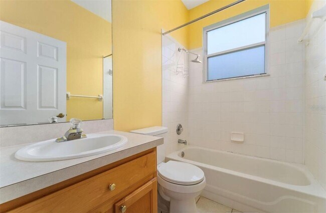 Building Photo - 135 Langham Dr